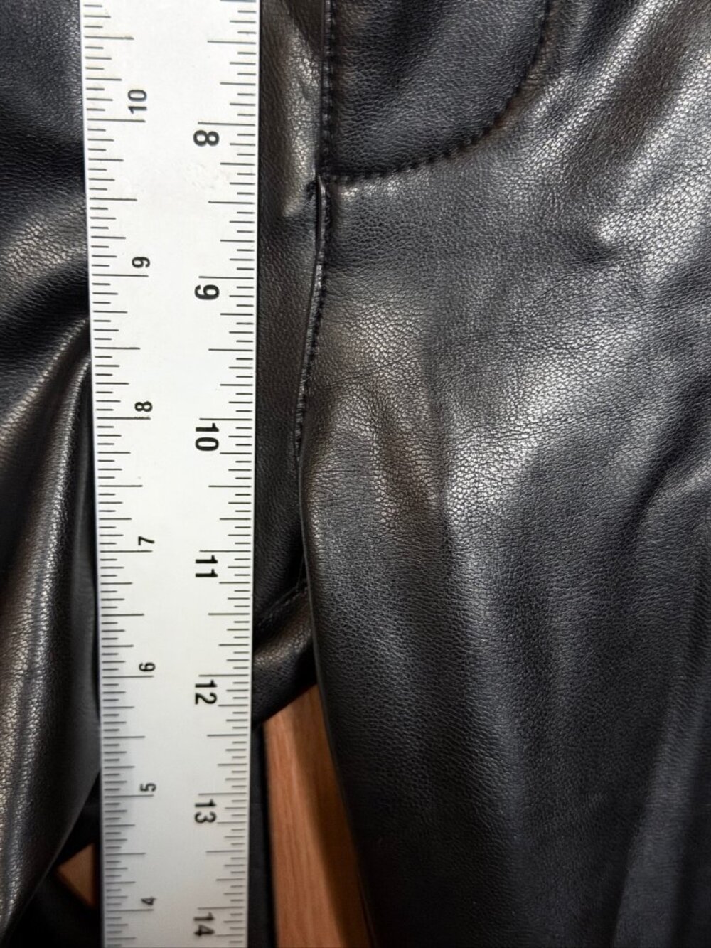Abercrombie & Fitch Pants 26 / 2S Womens Black Leg Slits Pleated Faux Leather - Picture 4 of 11